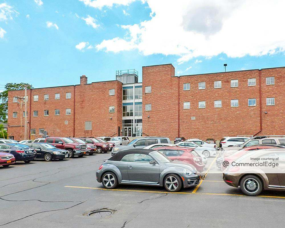 The Williamsville Center 5500 Main Street, Williamsville, NY Office