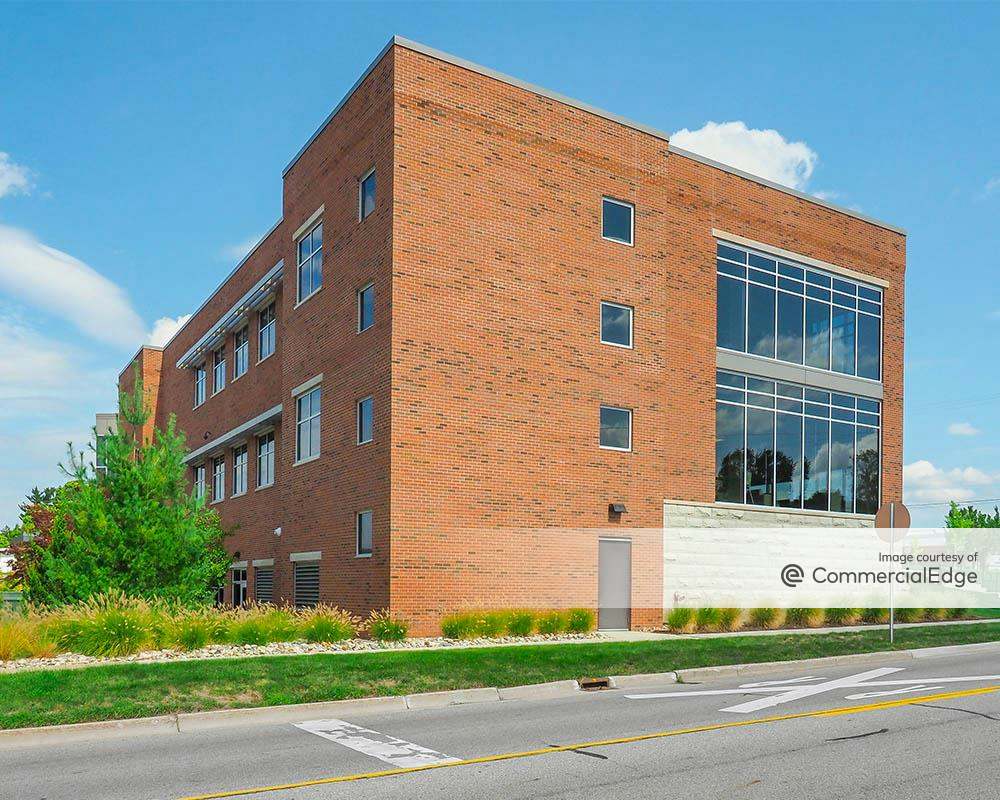 Dart Bank Headquarters 368 South Park Street, Mason, MI Office Space