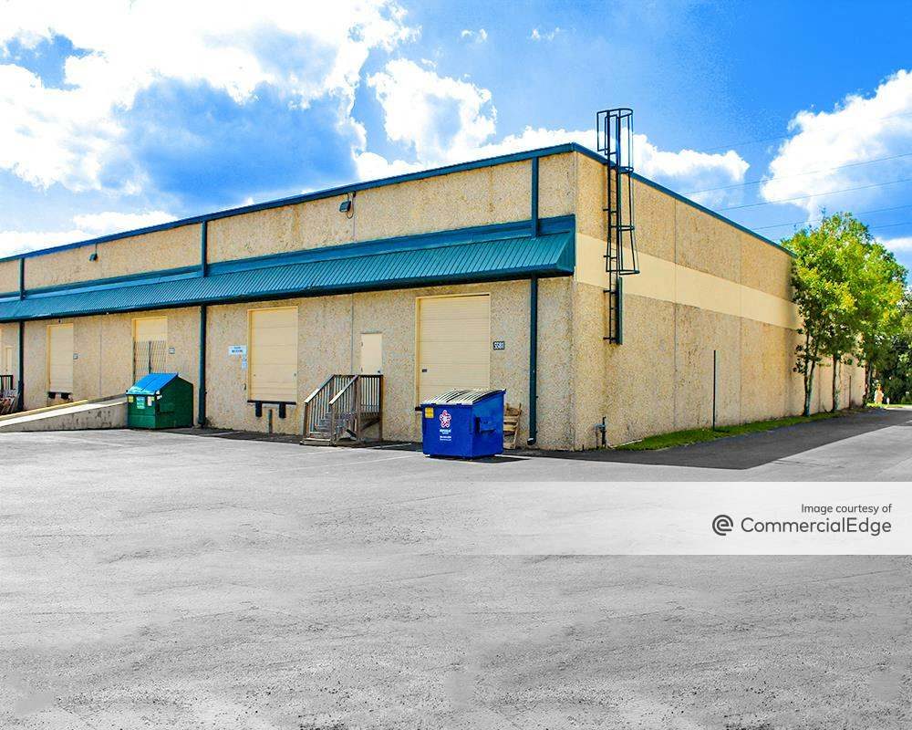 Westgate Distribution Center 5581 Commonwealth Avenue, Jacksonville