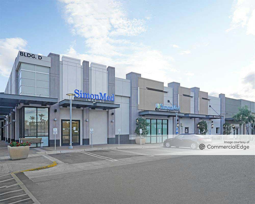 Biltmore Fashion Park 2502 East Camelback Road, Phoenix, AZ Retail