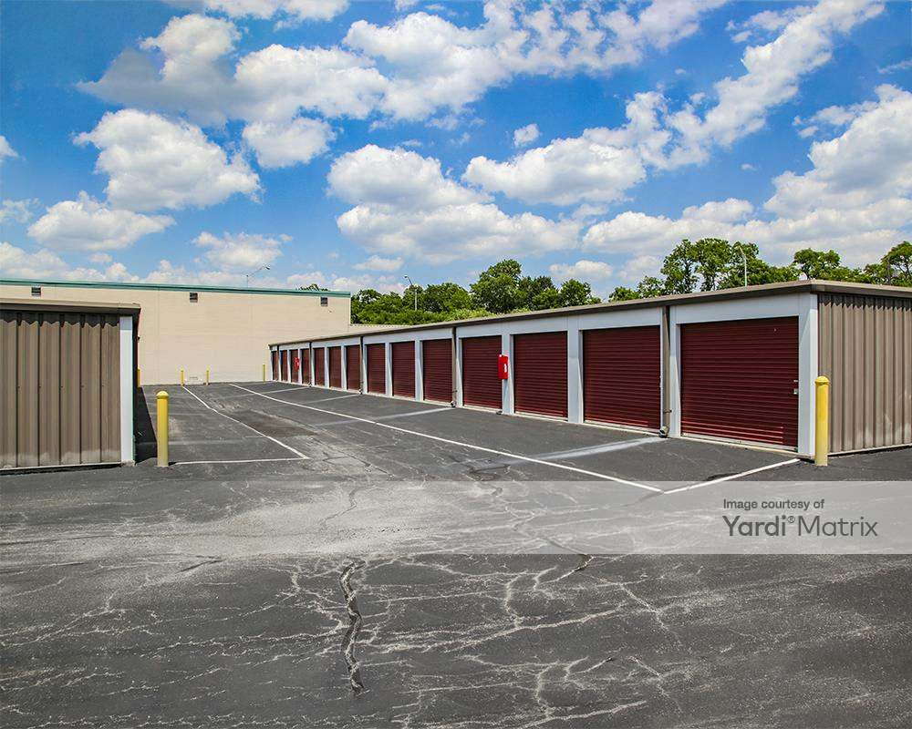 Extra Space Storage 5700 Wooster Pike, Cincinnati RENTCafé