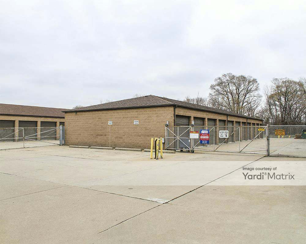 National Storage Centers 28000 Mound Road, Warren RENTCafé