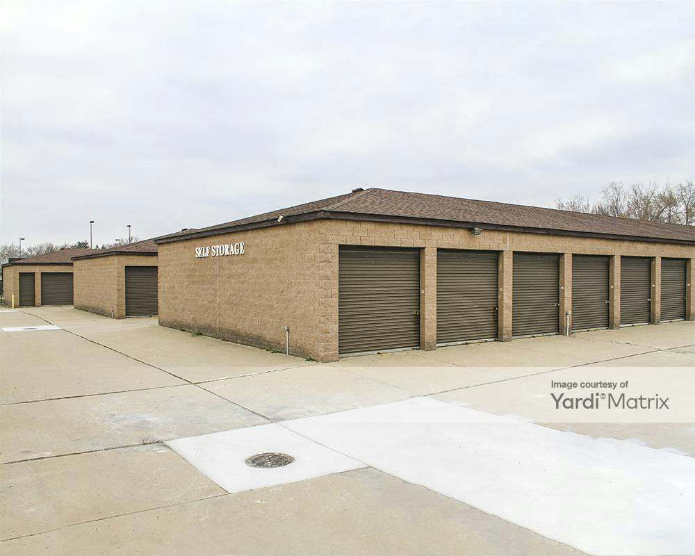 National Storage Centers 28000 Mound Road, Warren RENTCafé