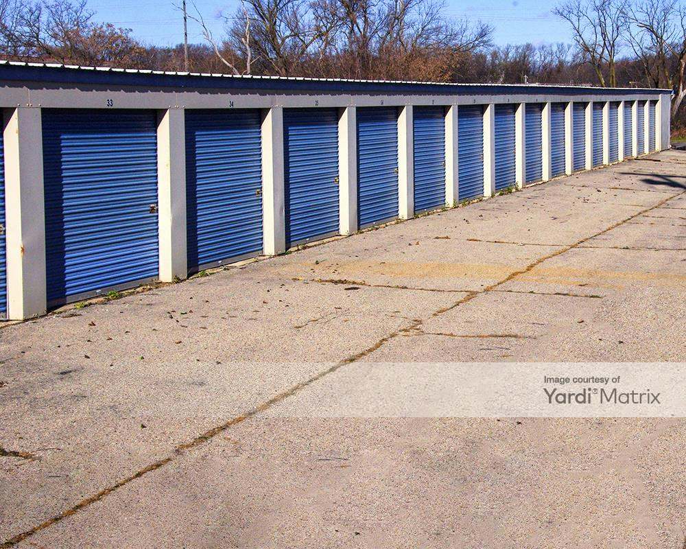 American Mini Warehouses 3936 Commercial Avenue, Madison RentCafe