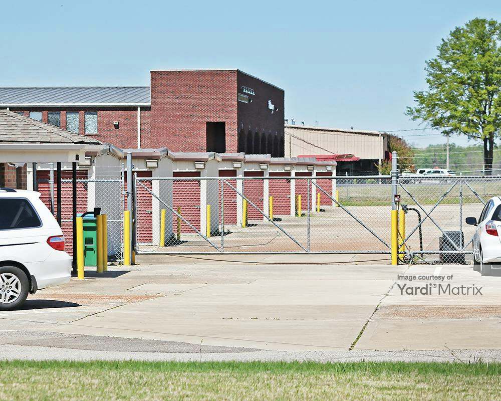 Arlington Self Storage 5925 Airline Road, Arlington, TN STORAGECafé